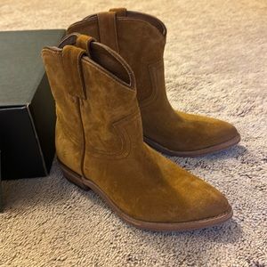 Brand new Frye Billy short boot size 7 color wheat